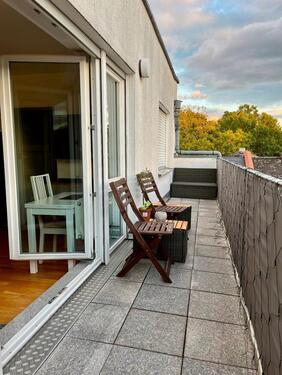 Foto - 2 Zimmer Dachgeschoßwohnung zur Miete in Frankfurt am Main