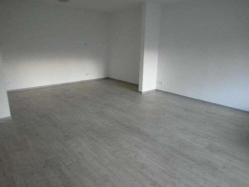 Foto - Ruhig im Zentrum! 1,5 - 2 Zi.-Whg. mit Badewanne, Balkon, hochwertiger Einbauküche und Kfz.-Platz!