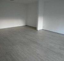 Ruhig im Zentrum! 1,5 - 2 Zi.-Whg. mit Badewanne, Balkon, hochwertiger Einbauküche und Kfz.-Platz! - Hameln