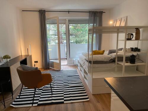 Foto - Helle, voll möblierte 1-Zimmer-Wohnung mit Balkon - Hirschgarten