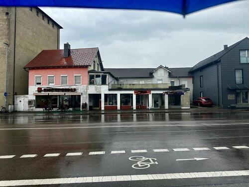 Foto - Haus mit 4 wohnungen und 3 geschäften zu verkaufen komplettteilk