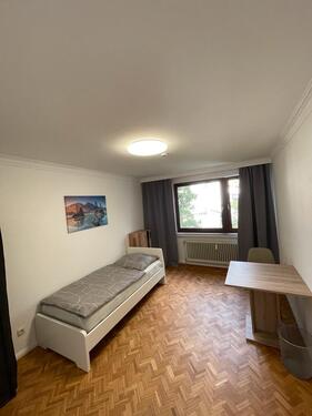 Foto - WG-Zimmer zu vermieten - 560,00 EUR Kaltmiete, ca.  1,00 m²