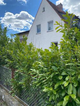 Foto - 7 Zimmer Mehrfamilienhaus, Wohnhaus zum Kaufen in Geroldshausen