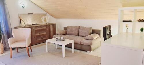 Foto - Möblierte 3 bis 4-Zi.-Whg. - zentral & ruhig (Langensteinbach)