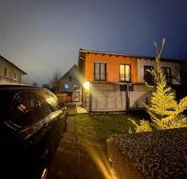 Moderne Doppelhaushälfte in Neutraubling | 290m2 Grundstück