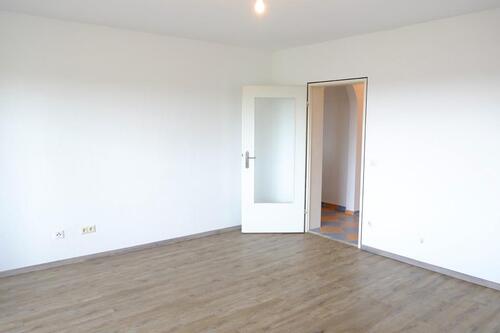 Foto - Gut geschnittene 2,5 Zi.-Whg mit EBK, ca 75qm und Balkon