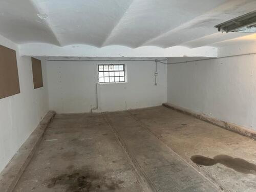 Foto - Halle , Garage. Zu vermieten - 350,00&nbsp;EUR Miete,