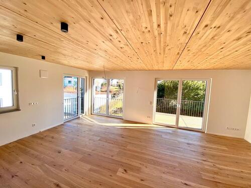 Foto - Lichtdurchflutete 2-Zi-Whg mit Balkon 68qm 1.OG 