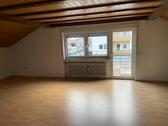 Foto - 2,5 Zimmer DG- Wohnung - 850,00&nbsp;EUR Kaltmiete, ca.&nbsp; 90,00&nbsp;m&sup2;