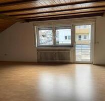 2,5 Zimmer DG- Wohnung - 850,00&nbsp;EUR Kaltmiete, ca.&nbsp; 90,00&nbsp;m&sup2; in Grabenstetten (PLZ: 72582)