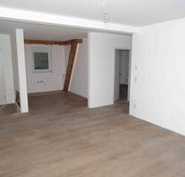 Neuwertige 3-Zi.-Whg. 95qm mit Balkon in Flachslanden