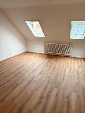 Foto - 3 Zimmer Dachgeschoßwohnung zur Miete in Wiesbaden