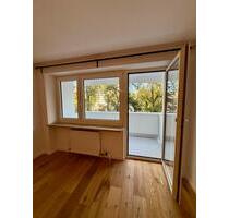 Kernsanierte 3-Zi-Wohnung I Erstbezug I Parkett + Küche + Balkon - München Schwabing-Freimann