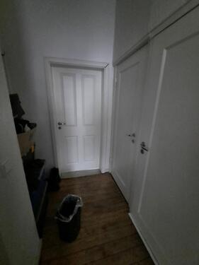 Foto - 2,5 Zi Wohnung mit eigenem Klo, gemeinsamer Küche und Dusche