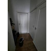 2,5 Zi Wohnung mit eigenem Klo, gemeinsamer Küche und Dusche - Bremen Neustadt