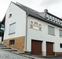 Alte Bäckerei – Charmantes Wohnhaus mit Gewerbefläche und Garten - Kleinlangheim