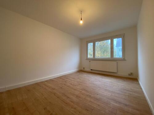 Foto - Biete 4 Zi Wohnung - 720,00 EUR Kaltmiete,