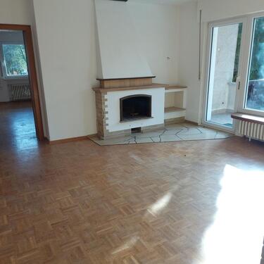 Foto - 4 Zimmer Wohnung, zentrale Lage, 3 Balkone