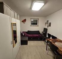 Vermiete möbilierte 1 Zimmer Keller Wohnung in Maichingen - Sindelfingen Darmsheim