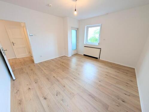 Foto - **Frisch sanierte Wohnung mit neuem Tageslichtbad und Loggia gewünscht? Dann zugreifen!**