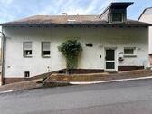 Foto - Wohnhaus mit Garage - 53.000,00&nbsp;EUR Kaufpreis, ca.&nbsp; 89,00&nbsp;m&sup2;