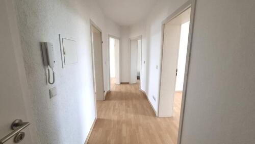 Foto - Freundliche, frisch renovierte 3-Zi.-Whg., Gartenreiche Umgebung