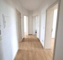 Freundliche, frisch renovierte 3-Zi.-Whg., Gartenreiche Umgebung - Schkeuditz