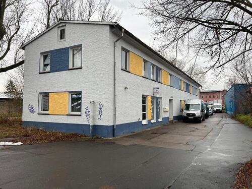 Foto - preiswerte Büroräume undoder Lagerflächen + mehrere Parkplätze