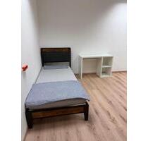 Frauen WG Zimmer neu renoviert in Lenting - Kösching