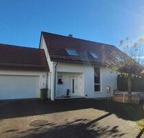 Gepflegtes Einfamilienhaus mit Garten & Doppelgarage zu vermieten - Hagelstadt