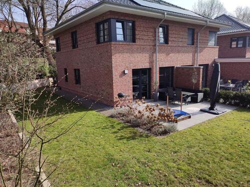 Foto - Neuw. 5-Zimmer-Wohng. m. Terrasse, Einbauküche u. 2 Stellplätze