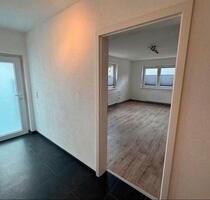 Große 2-Zi-EG-Wohnung 89 m² mit EBK & Keller - Arnstein