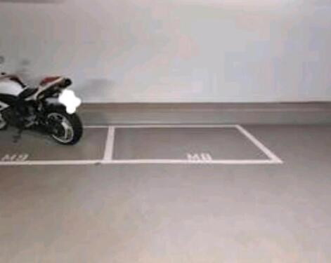 Foto - Motorradstellplatz im Bötzowviertel, Tiefgarage.