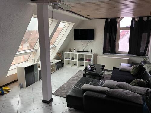 Foto - Maisonette-Highlight Stuttgart 2,5-Zi DG-Whg mit EBK und Carport