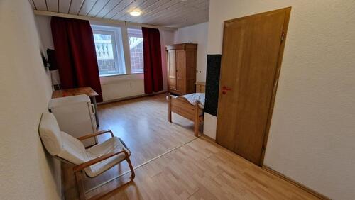 Foto - Zimmer in Doppelapartment (1) - 250,00&nbsp;EUR Kaltmiete, ca.&nbsp; 27,00&nbsp;m&sup2;
