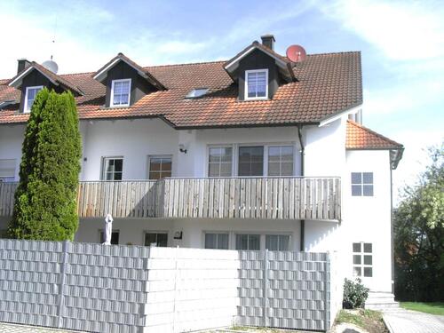Foto - Gepflegte 3-Zimmerwohnung mit Küche und Garage