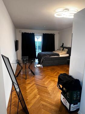 Foto - 1- Zimmer Wohnung mit Einbauküche und großzügige Terrase