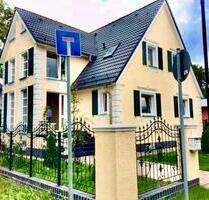 Ca.125m2 Wohnung in Villa mit Terrasse, Stellplatz & Keller *TOP! - Potsdam Industriegelände