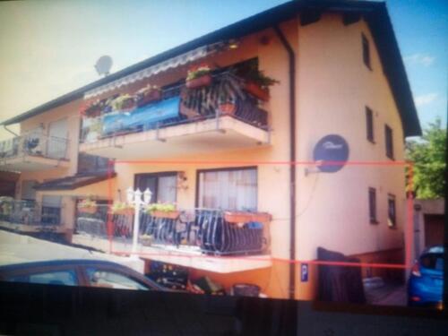 Foto - Vermietung einer drei-Zimmer-Küche Bad Wohnung in ruhige Lage