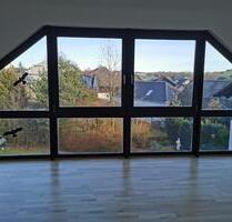 schöne helle 3 ZKB DG Wohnung in Taunusstein-Orlen