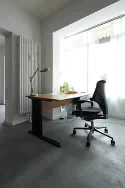 Foto - Entspannter Arbeitstisch in Friedrichshain Coworking