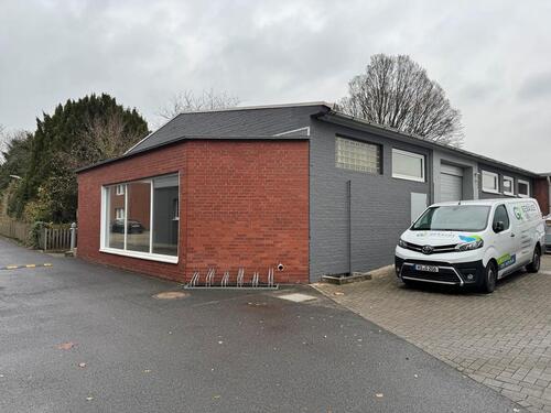 Foto - Bürofläche in zentraler Lage – frisch renoviert mit neuen elektrischen Fenstern – ab sofort zu vermieten