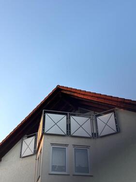 Foto - Provisonsfreie, helle 3,5 Zi. DG Wohnung, m.GarageStellplatz