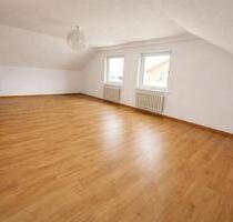 3-Zimmerwohnung frisch renoviert im Dachgeschoss zu vermieten - Langgöns