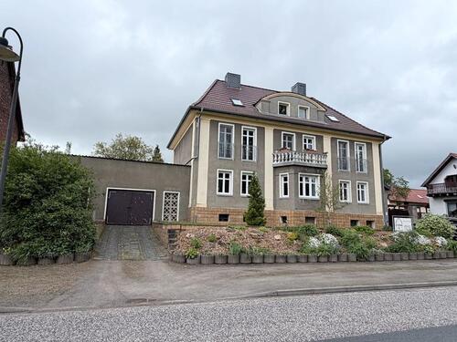 Foto - Attraktive Villa 300 m2 WF 2.000 m2+Garten+Garagen+Werkstatt…