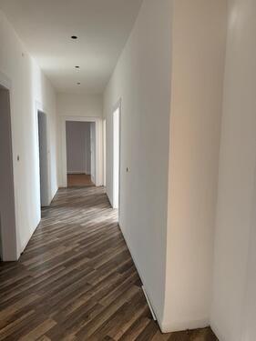 Foto - Schöne, renovierte 4-Zimmer-Wohnung mit Badewanne und praktischem