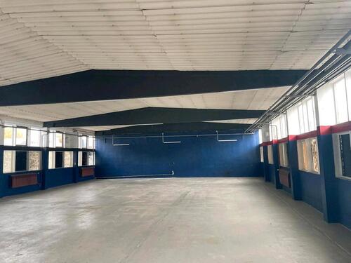 Foto - Halle 320 m2 mit Büro, Freifläche zu vermieten