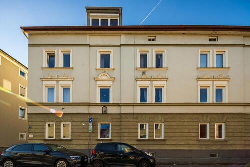 Foto - Historisches MFH mit Entwicklungspotential in Top-Lage