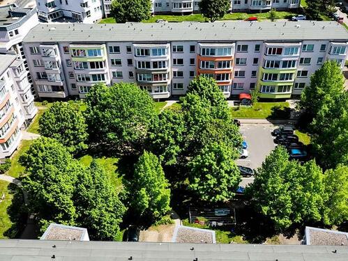 Foto - Supermarkt vor der Tür. - 395,00 EUR Kaltmiete,