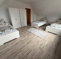 Möntorzimmer - 30,00&nbsp;EUR Kaltmiete, ca.&nbsp; 73,00&nbsp;m&sup2; in Schwabach (PLZ: 91126)